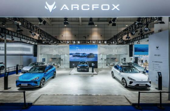 智能驾驶天花板，极狐汽车全系产品齐聚齐鲁国际车展