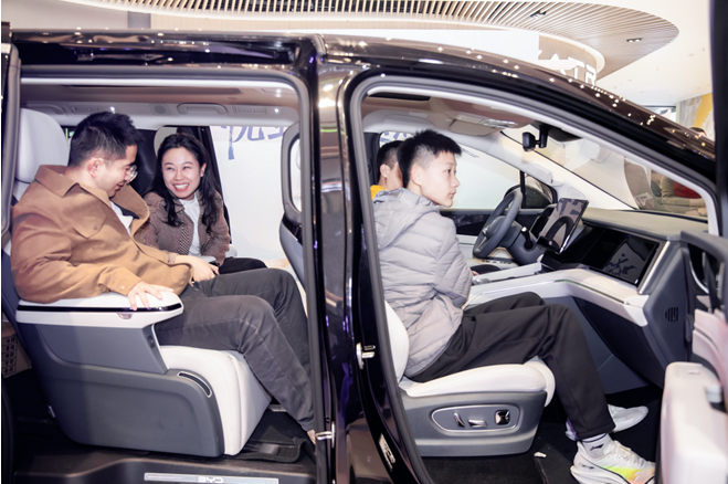 为热爱加码,与生活同行——比亚迪王朝网秦·宋·夏2026款济南上市发布会圆满落幕 为热爱加码,与生活同行——比亚迪王朝网秦·宋·夏2026款济南上市发布会圆满落幕