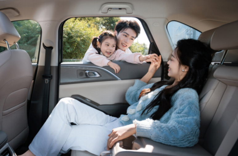 为爱升舱,美好长相伴 10.39万起中型大五座SUV哈弗H6L正式上市 为爱升舱,美好长相伴 10.39万起中型大五座SUV哈弗H6L正式上市