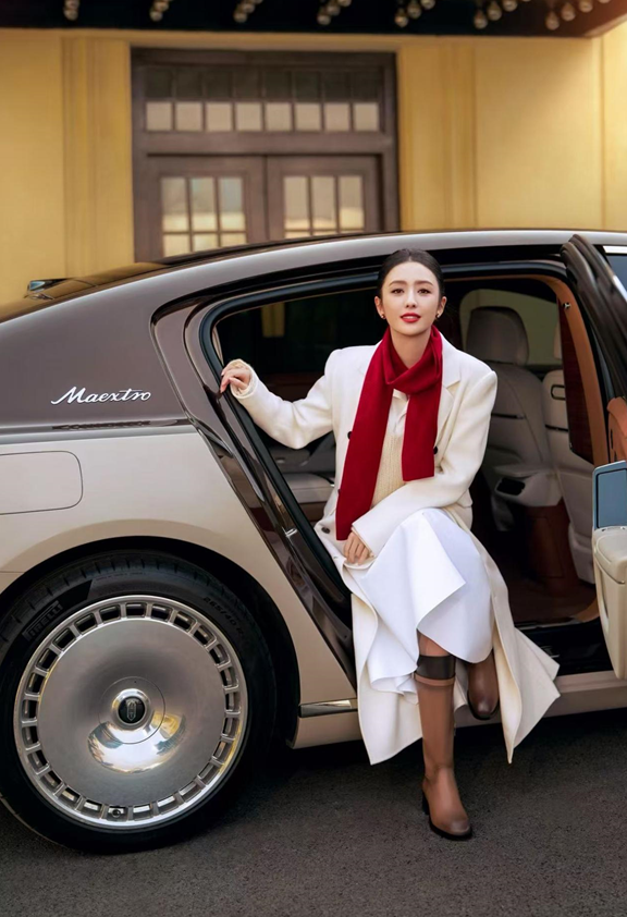 佟丽娅的尊界S800里,藏着高净值群体选车的新逻辑 佟丽娅的尊界S800里,藏着高净值群体选车的新逻辑