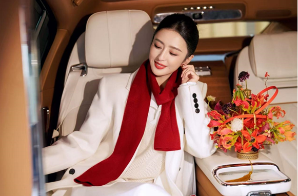 佟丽娅的尊界S800里,藏着高净值群体选车的新逻辑 佟丽娅的尊界S800里,藏着高净值群体选车的新逻辑